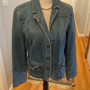 🔥SALE🔥NWOT woman’s Tommy Helfinger jean jacket. Size XL. DECORATIVE Pockets.